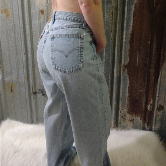 VINTAGE 561 Lightwash Levi Strauss Jeans - Picture 4 of 16